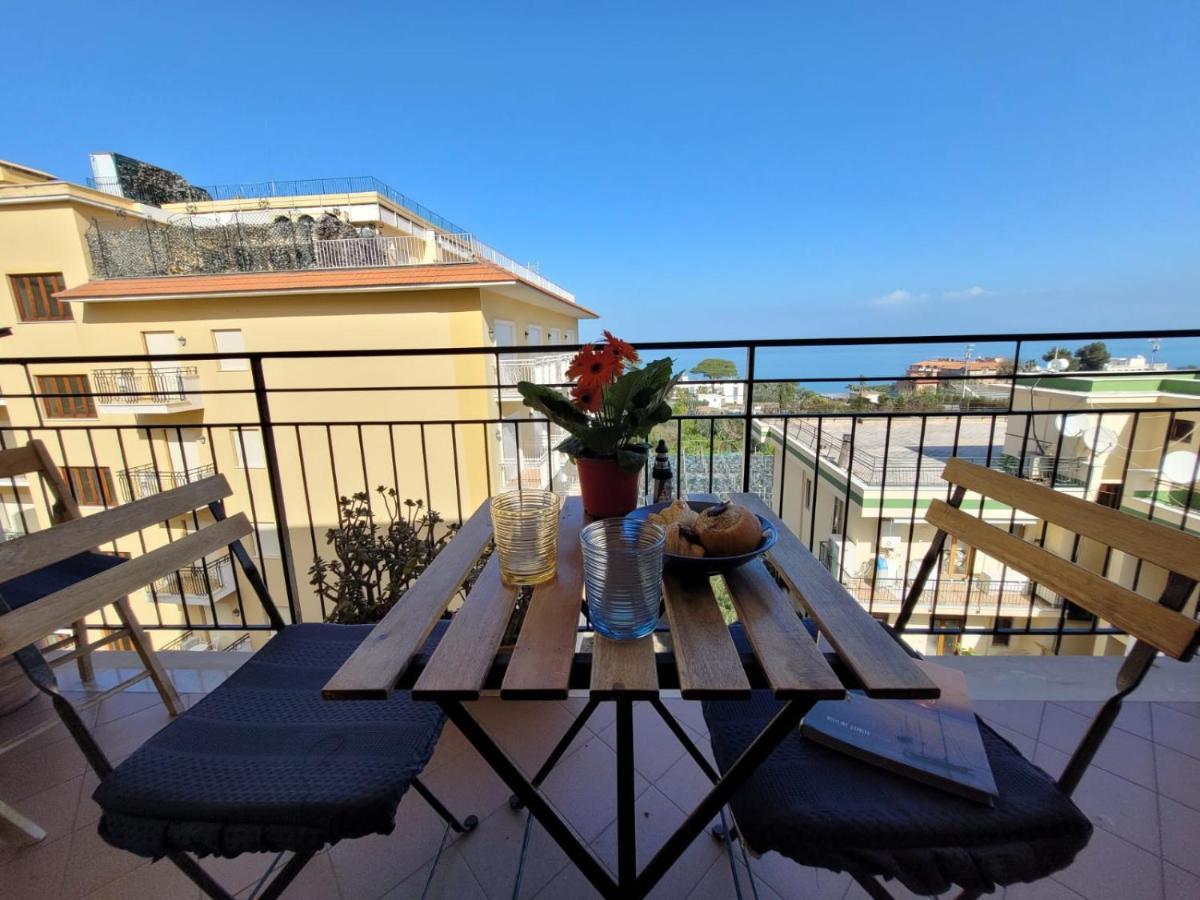 Sara Blu Apartment Sorrento Eksteriør bilde