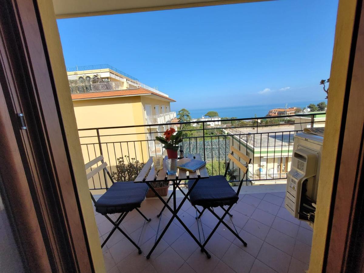 Sara Blu Apartment Sorrento Eksteriør bilde